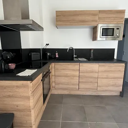 Proche Gare, T2 Equipe *